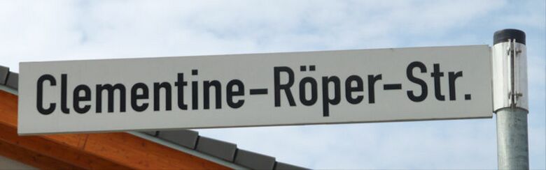 Straßenschild Clementine-Röper-Straße
