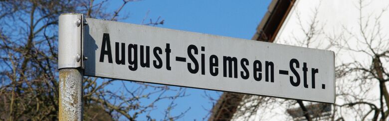 Straßenschild August-Siemsen-Straße
