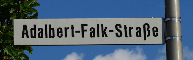 Straßenschild Adalbert-Falk-Straße